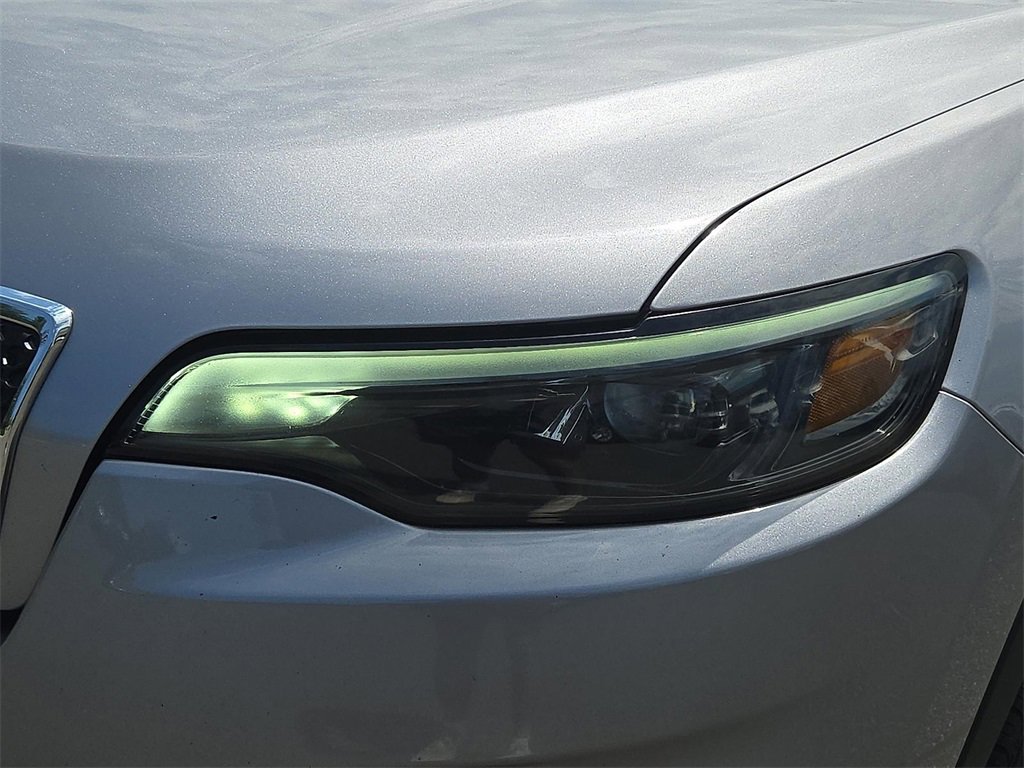 Used 2020 Jeep Cherokee Latitude Plus image 9