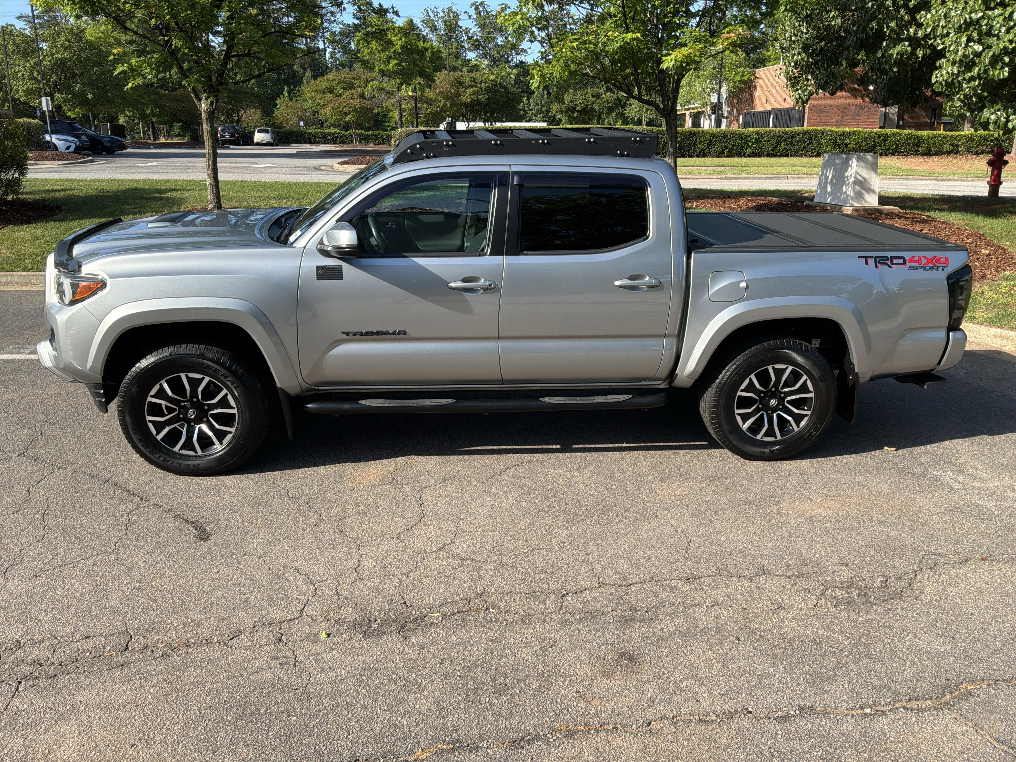 Used 2021 Toyota Tacoma TRD Sport w/ Technology Package AWD/4WD image 7