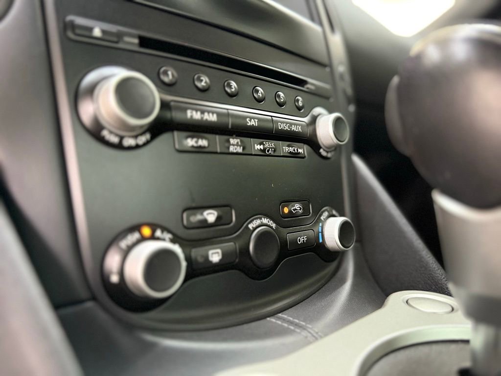 Used 2017 Nissan 370Z w/ Sport Package image 33