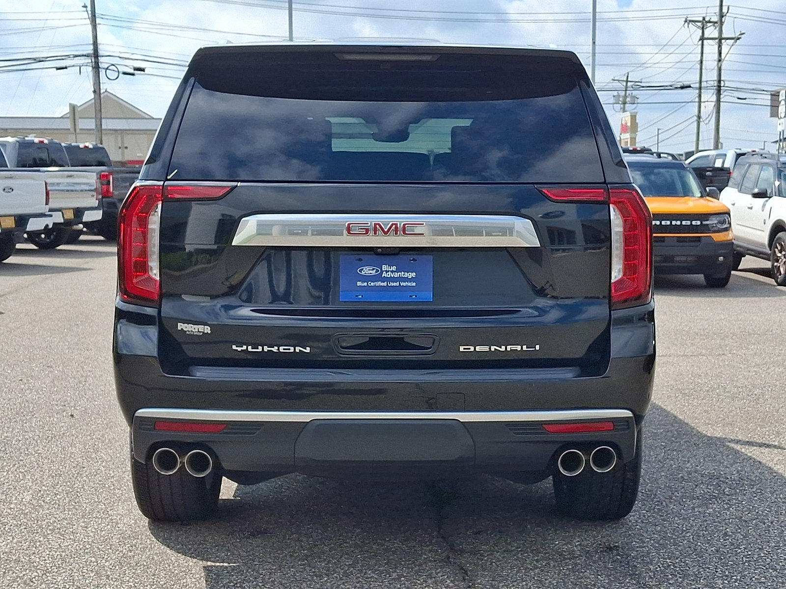 Used 2024 GMC Yukon Denali w/ Denali Reserve Package AWD/4WD image 9