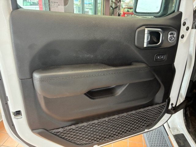 Used 2021 Jeep Wrangler Unlimited Sahara AWD/4WD image 10