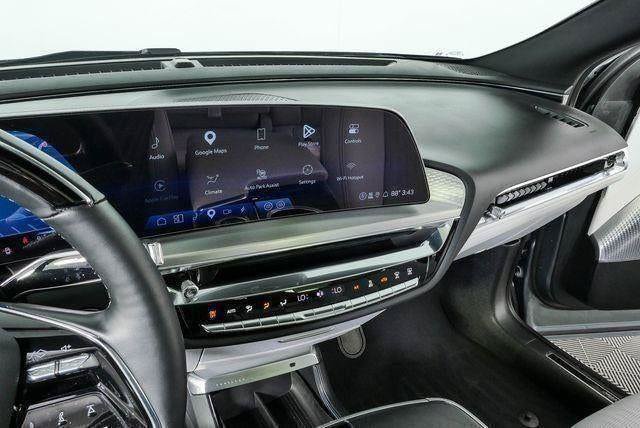 Used 2023 Cadillac Lyriq 2WD image 15