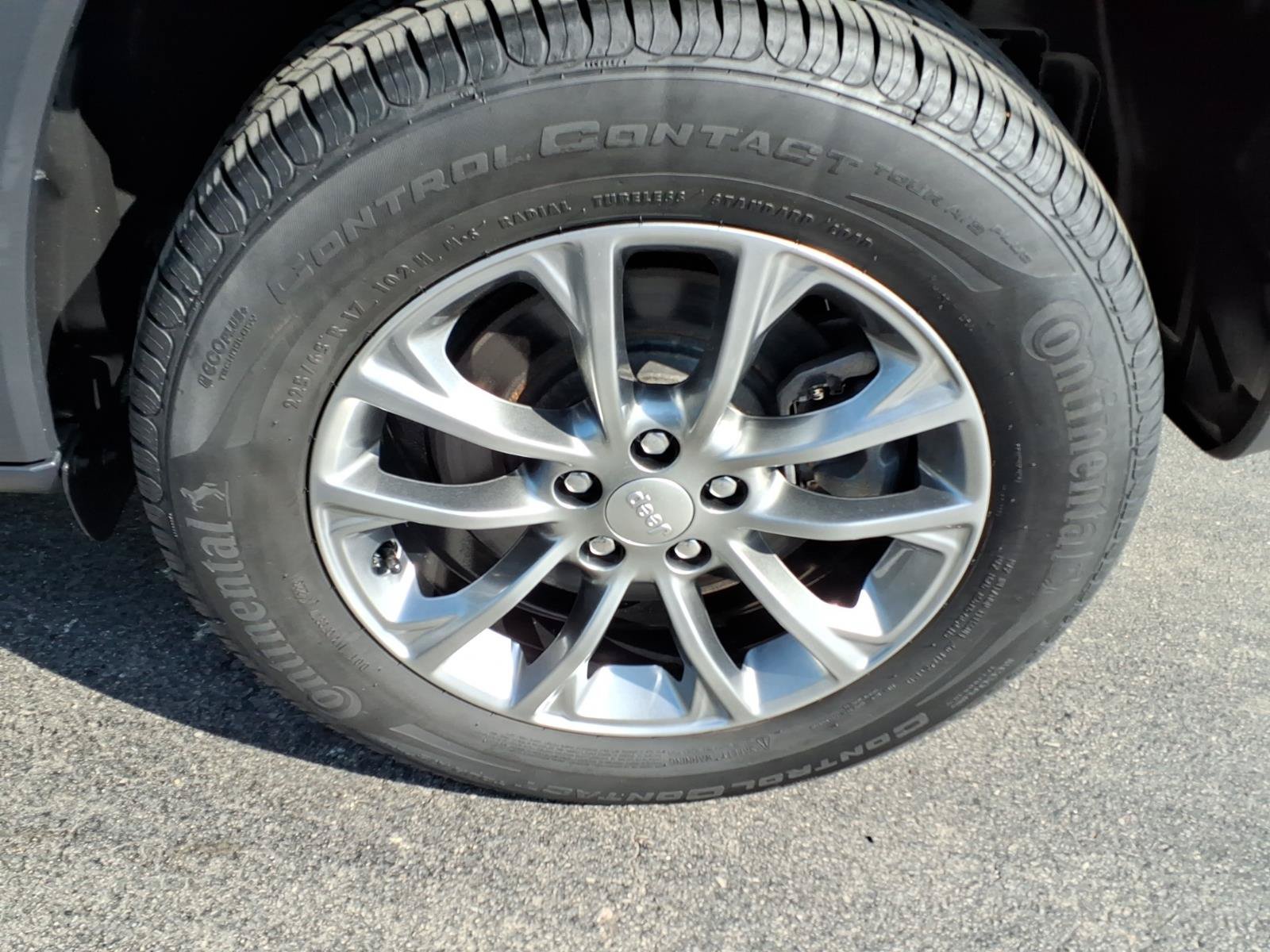 Used 2021 Jeep Cherokee Latitude Lux AWD/4WD image 13