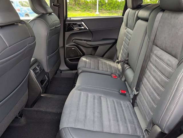 New 2026 Mitsubishi Outlander LE AWD/4WD image 5