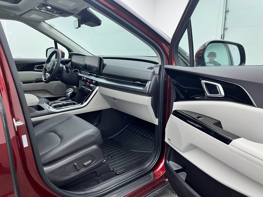 Used 2024 Kia Carnival SX Prestige FWD image 33