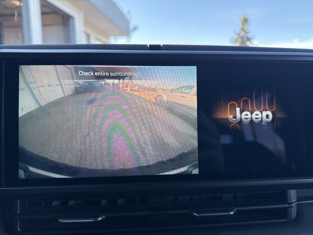 Used 2024 Jeep Wrangler Unlimited Rubicon AWD/4WD image 35