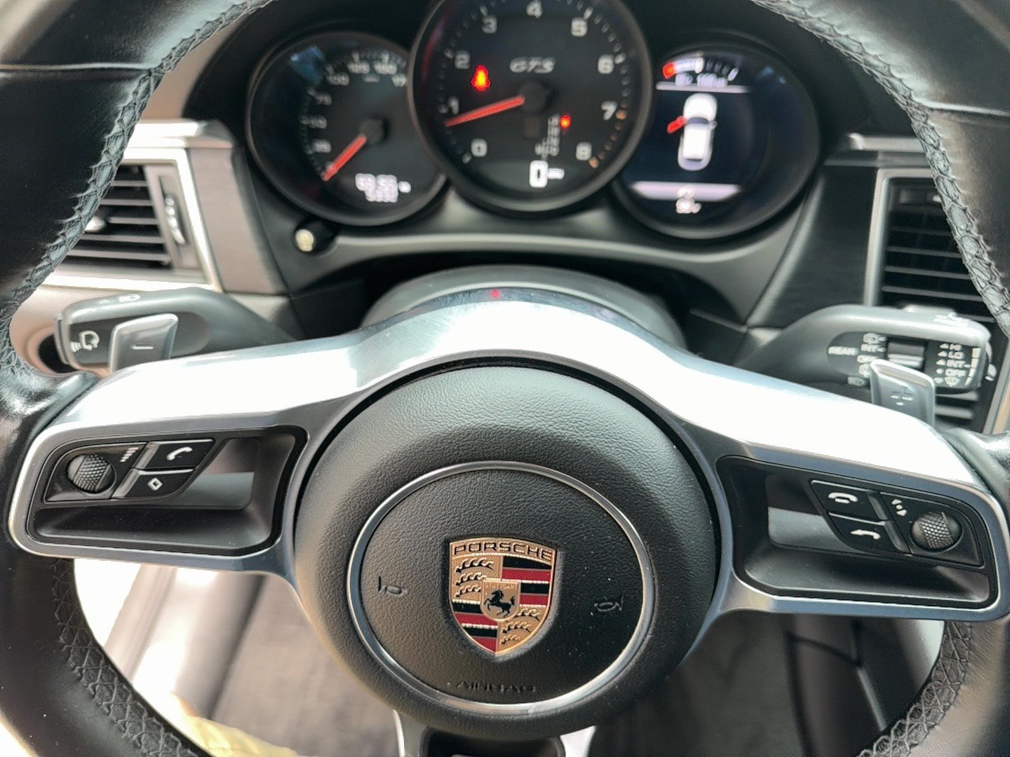 Used 2018 Porsche Macan GTS AWD/4WD image 14