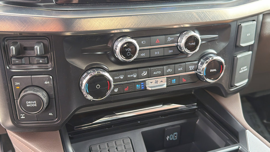 New 2026 Ford F250 4x4 Crew Cab Super Duty image 14