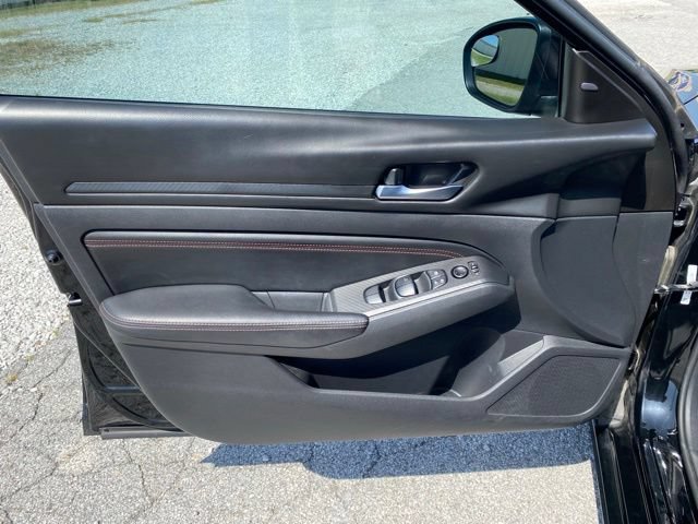 Used 2021 Nissan Altima 2.5 SR w/ SR Premium Package FWD image 16