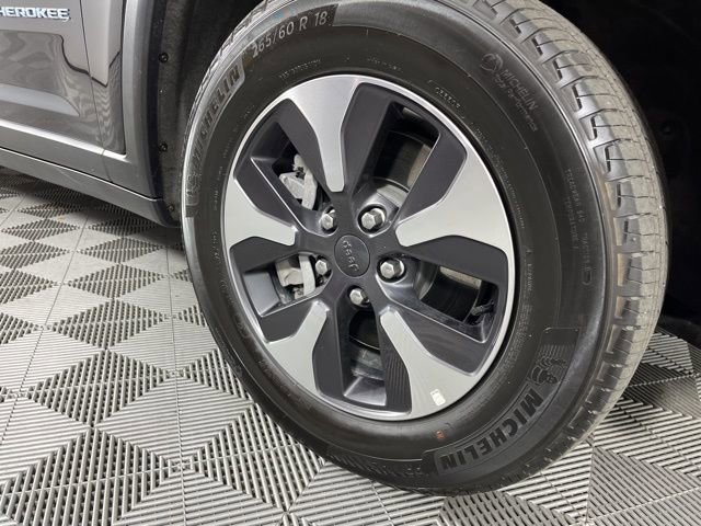 Used 2024 Jeep Grand Cherokee Limited 4xe w/ Luxury Tech Group II image 15