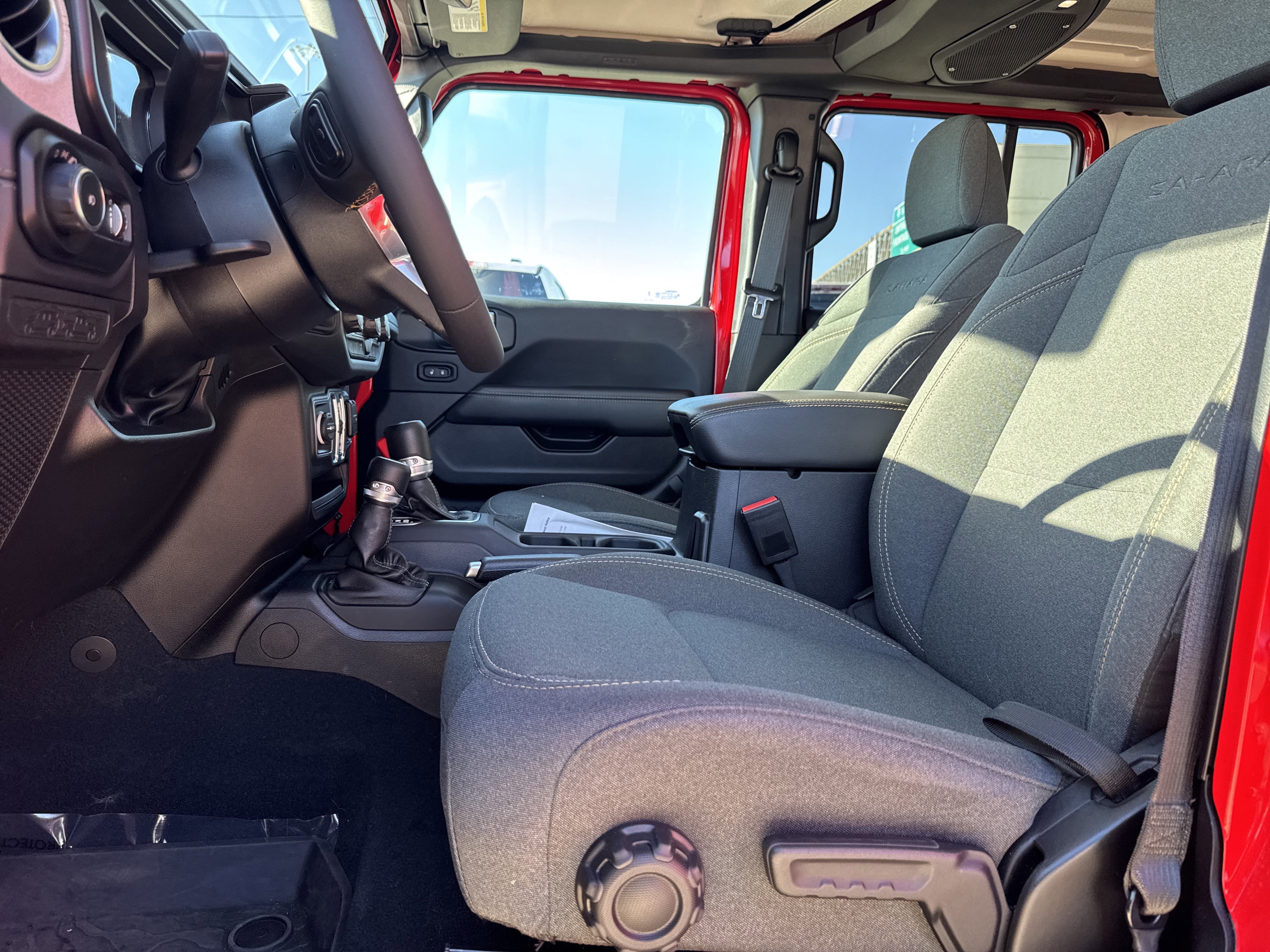 Used 2024 Jeep Wrangler Sahara w/ Technology Group image 27