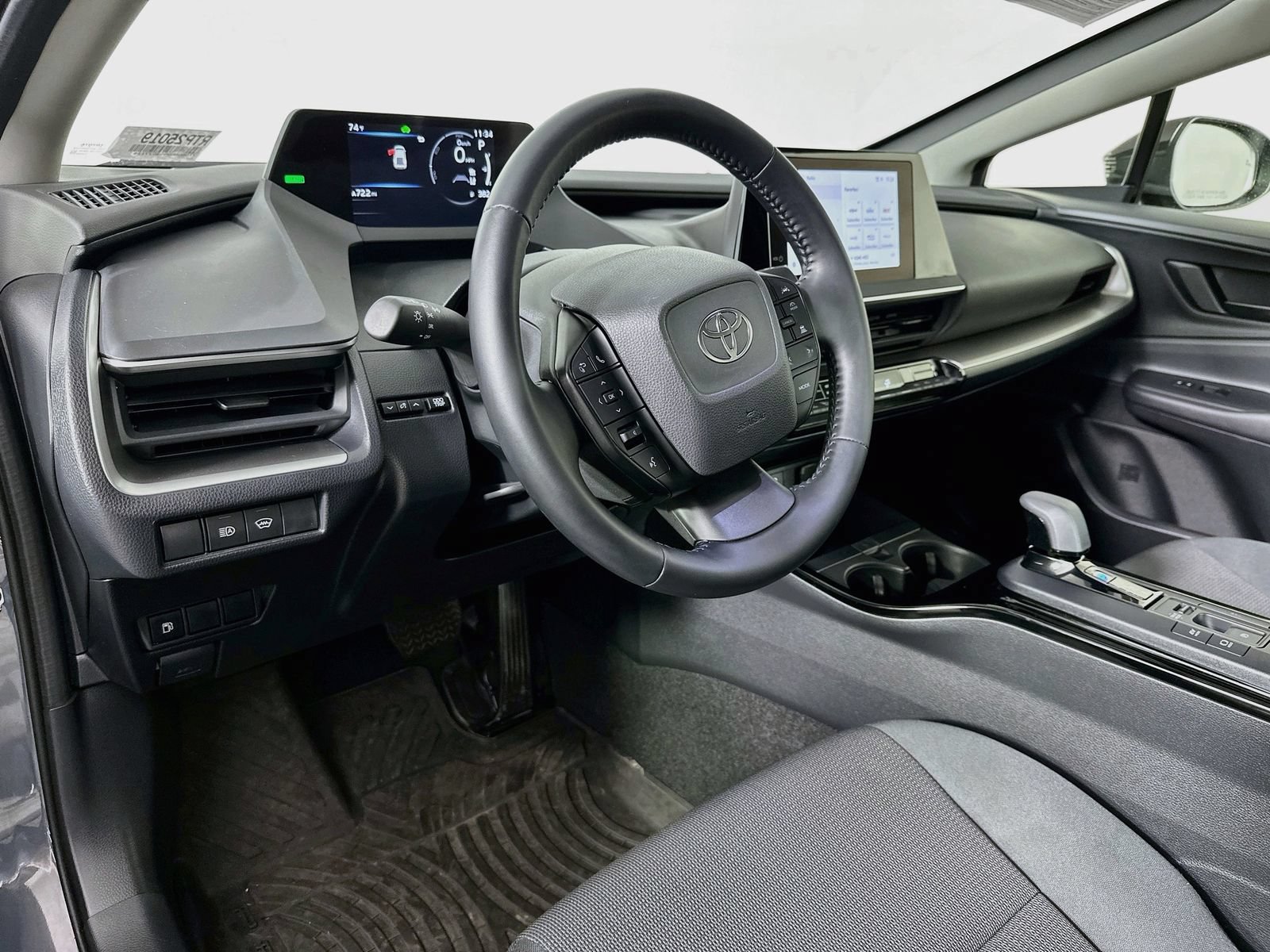 Certified 2025 Toyota Prius LE AWD/4WD image 9