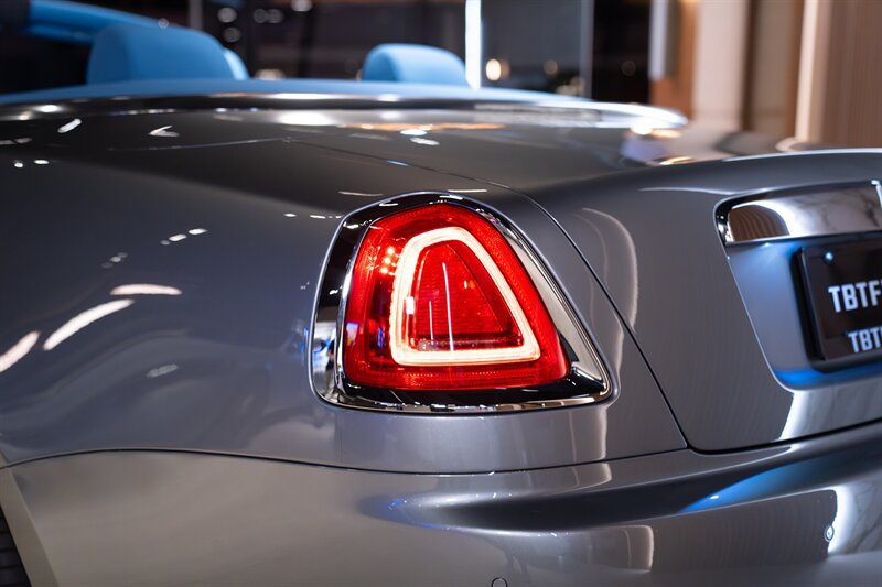 Used 2016 Rolls-Royce Dawn RWD image 29