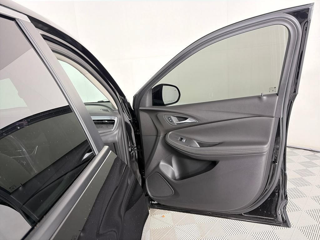 Used 2025 Buick Encore GX Preferred w/ Advanced Technology Package FWD image 29