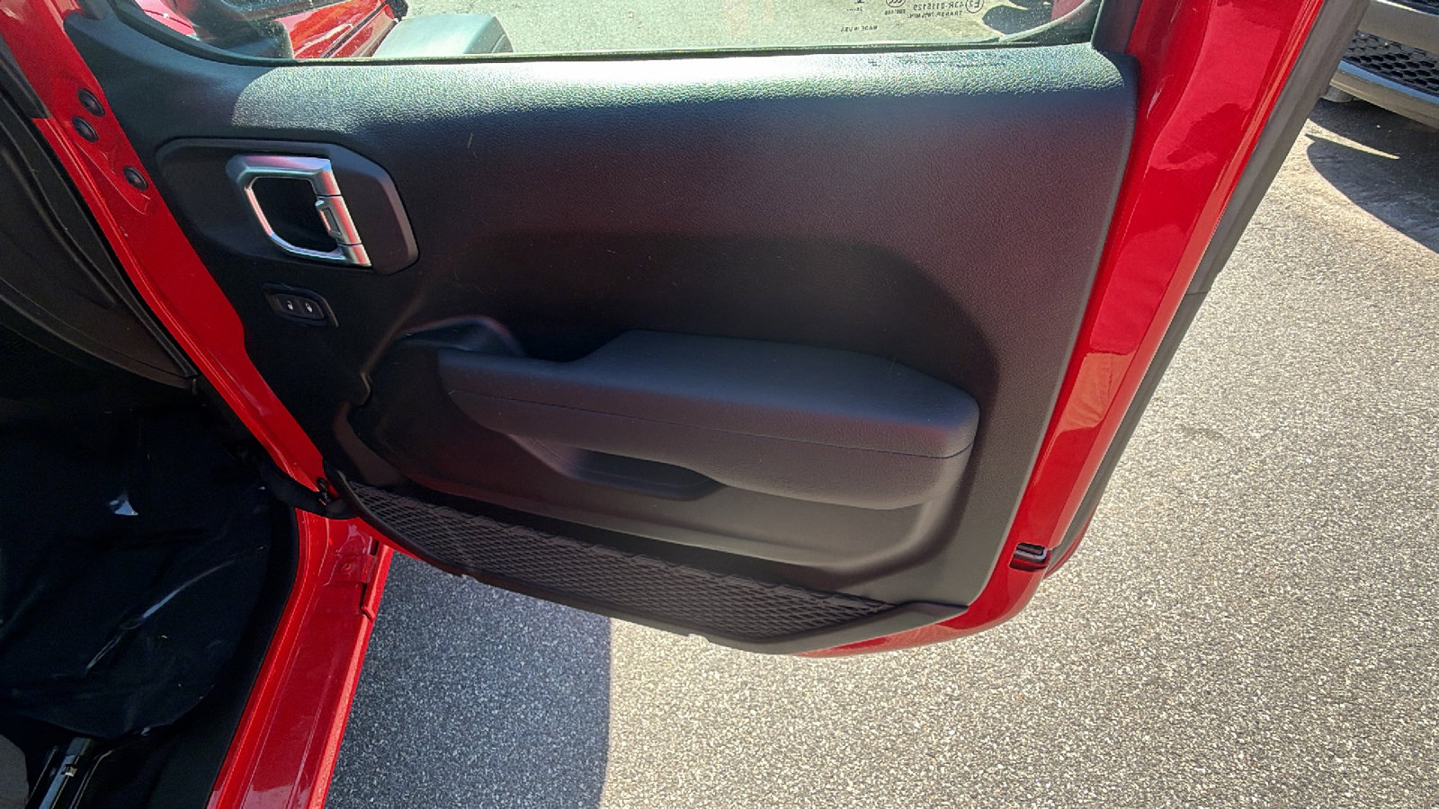 Used 2025 Jeep Wrangler Sport S image 18