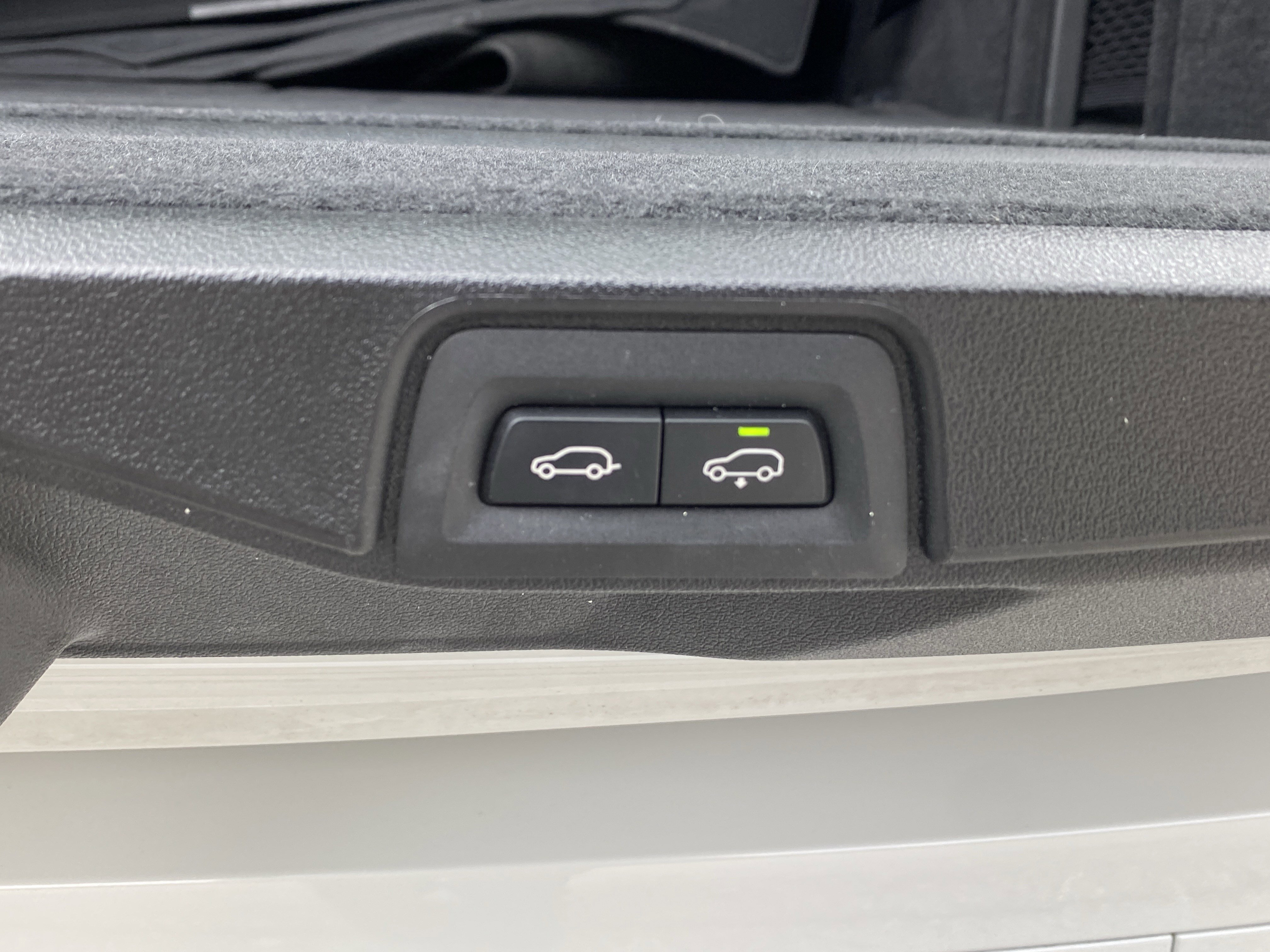 Used 2024 BMW X7 xDrive40i w/ Premium Package image 54
