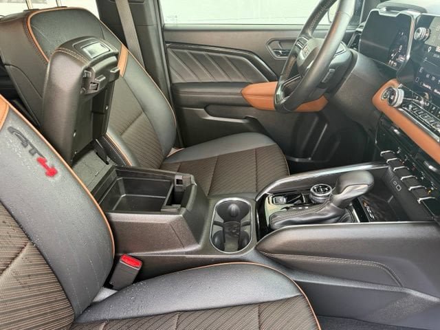 Certified 2024 GMC Canyon AT4 w/ AT4 Premium Package AWD/4WD image 25