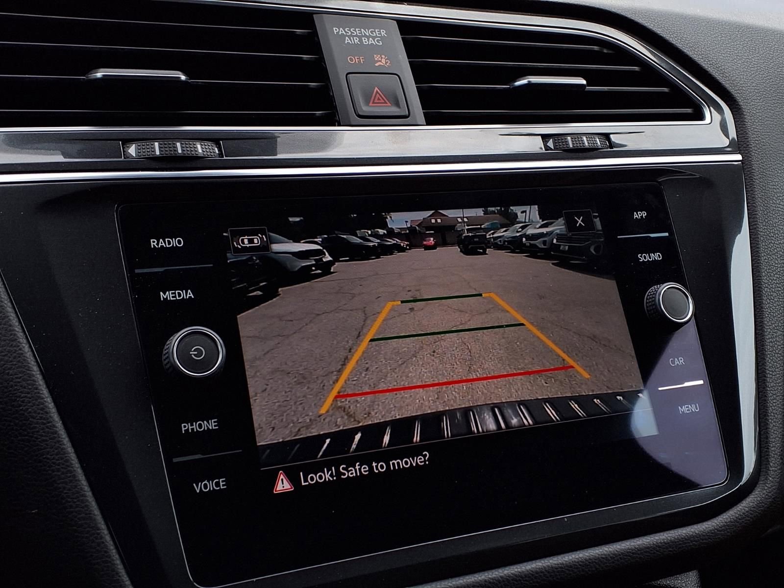 Certified 2023 Volkswagen Tiguan SE R-Line FWD image 10