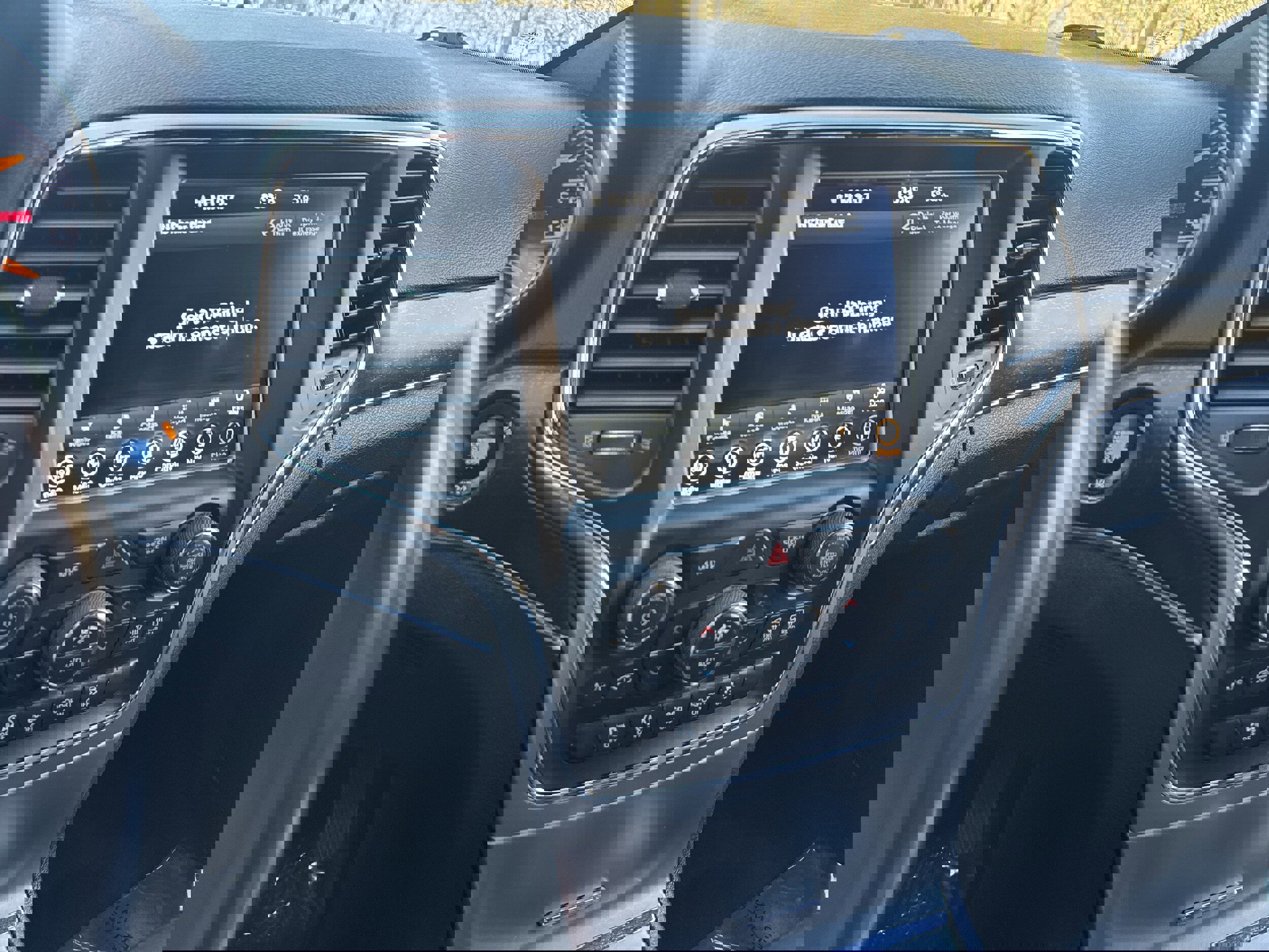 Used 2018 Jeep Grand Cherokee Limited image 21