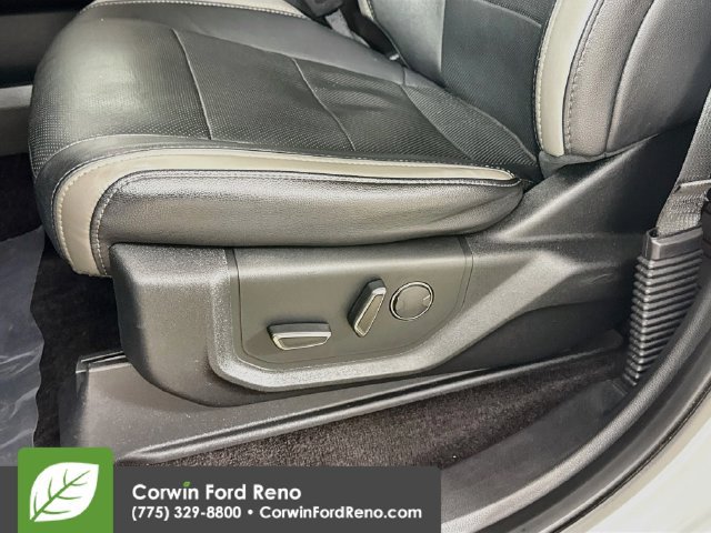 Used 2017 Ford F150 Raptor w/ Equipment Group 802A Luxury AWD/4WD image 23