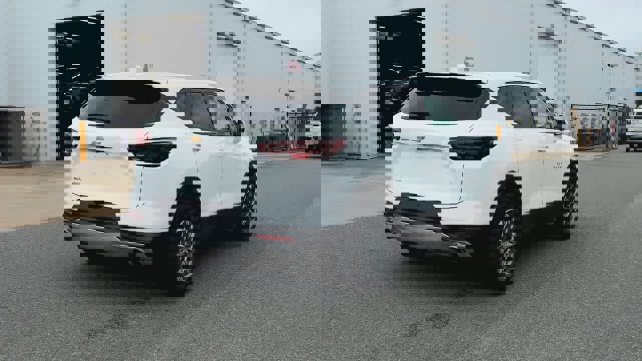 Used 2025 Chevrolet Blazer LT image 8