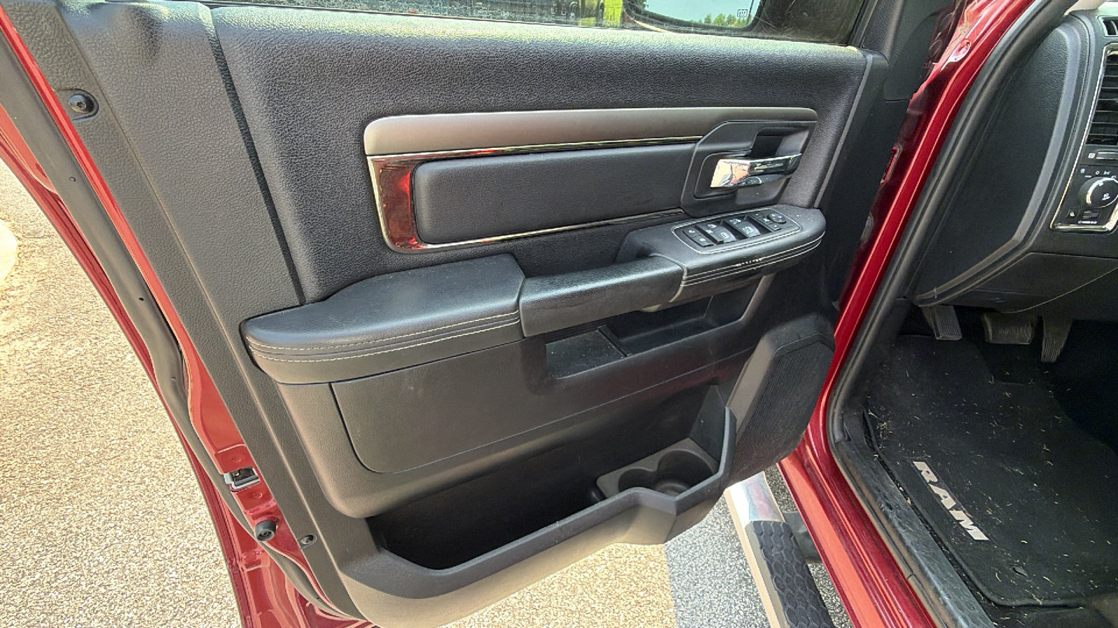 Used 2014 RAM 1500 Sport w/ Convenience Group AWD/4WD image 14