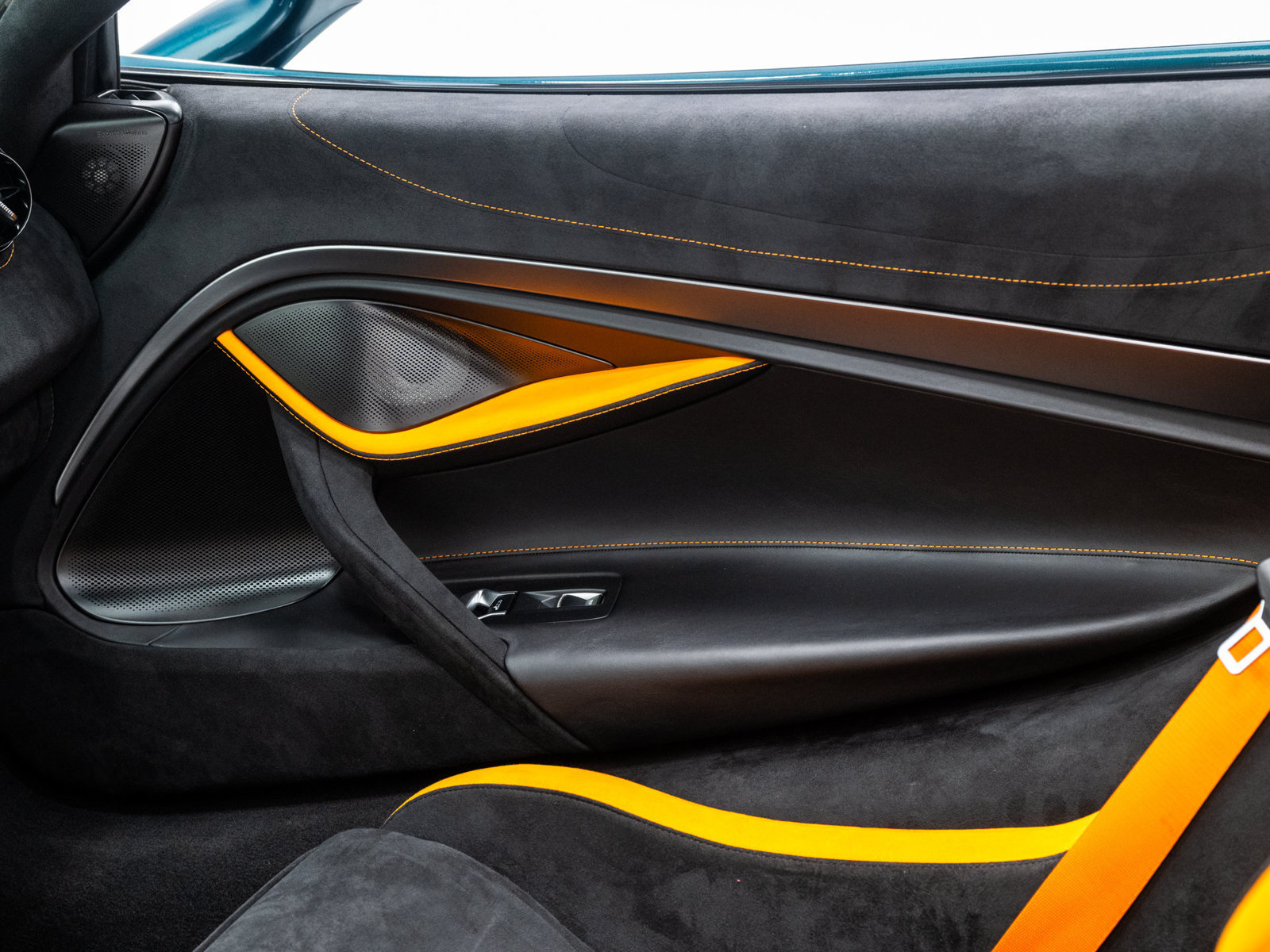 Used 2024 McLaren 750S Spider RWD image 32