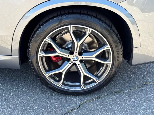 Used 2026 BMW X5 xDrive50e w/ M Sport Package AWD/4WD image 14