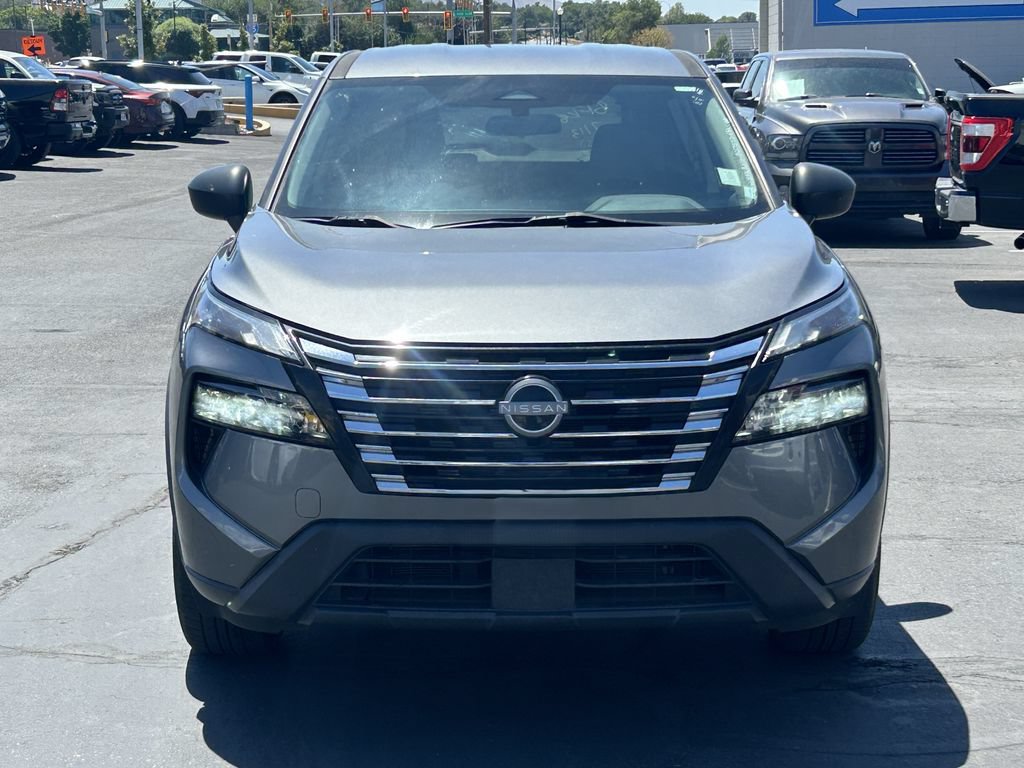 Used 2024 Nissan Rogue S AWD/4WD image 9