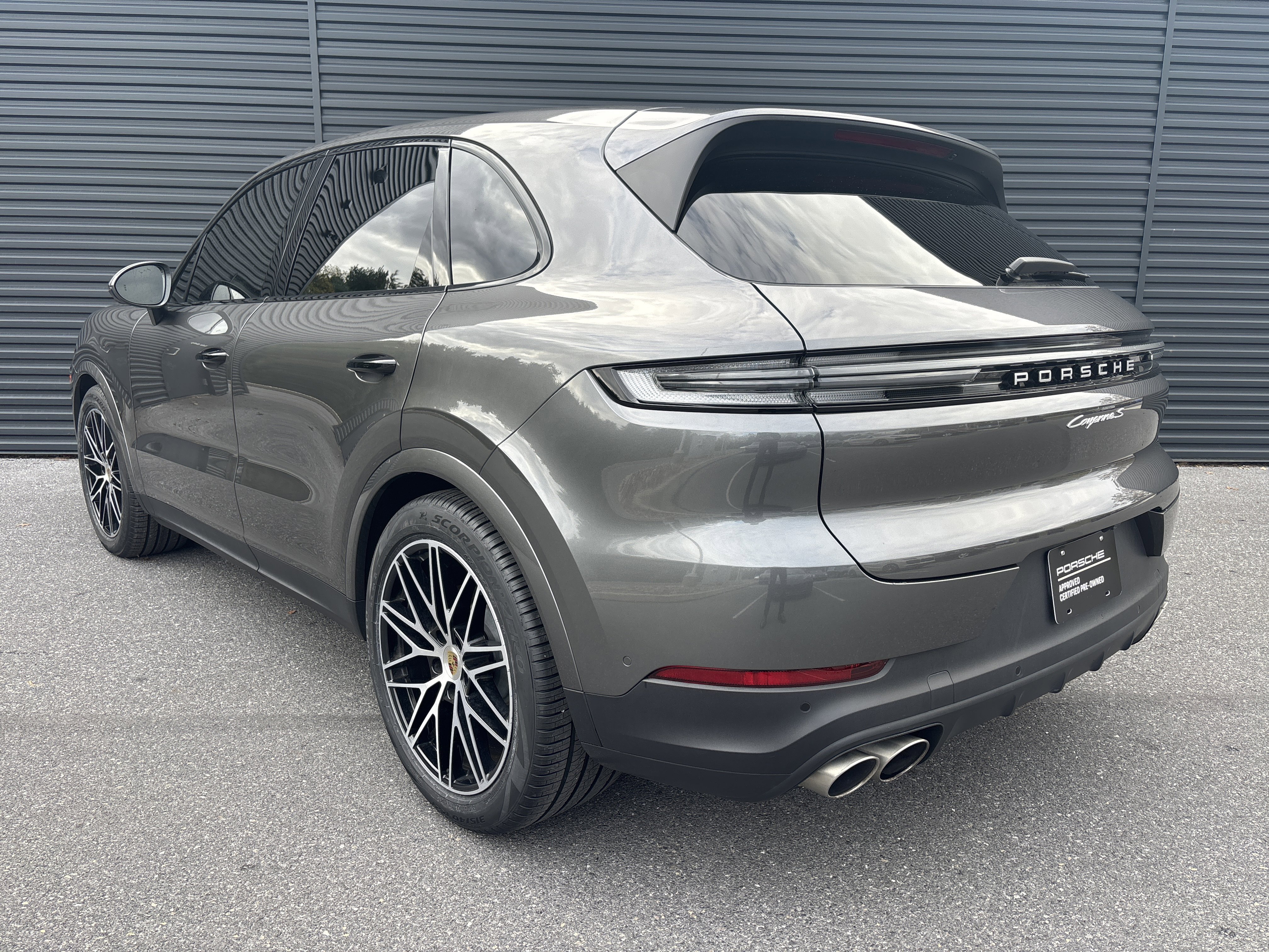 Certified 2024 Porsche Cayenne S image 3