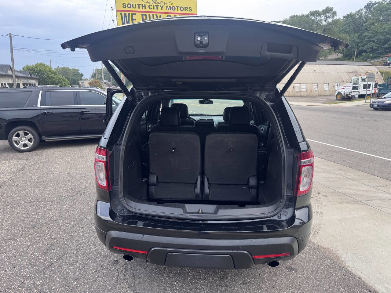 Used 2014 Ford Explorer Limited w/ Equipment Group 302A AWD/4WD image 14