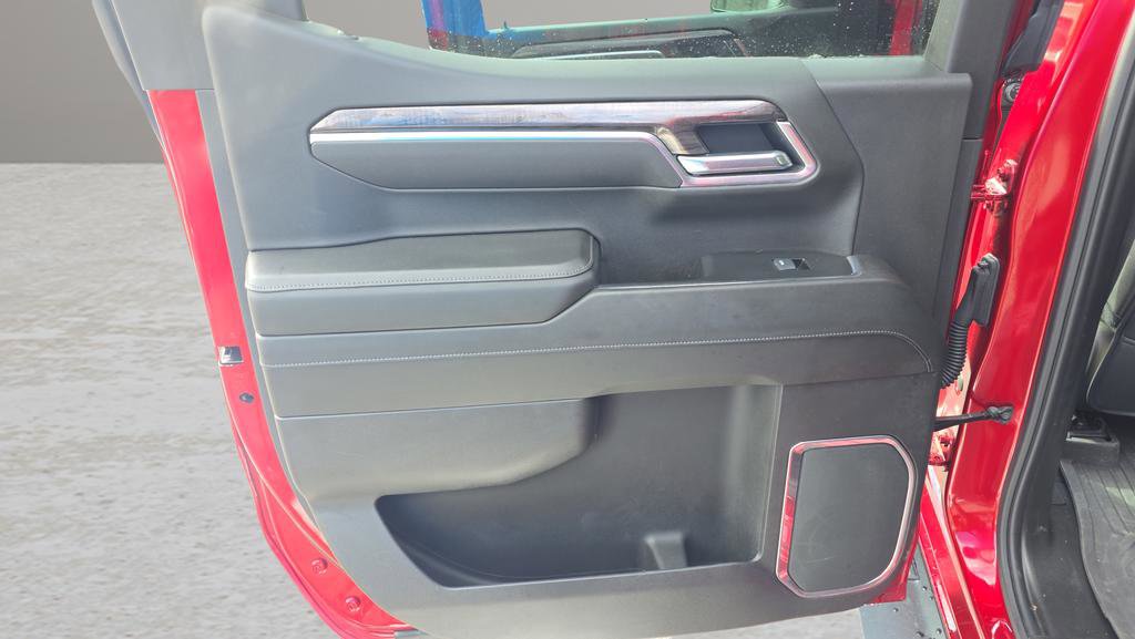 Used 2025 Chevrolet Silverado 1500 LTZ w/ LTZ Premium Package image 14