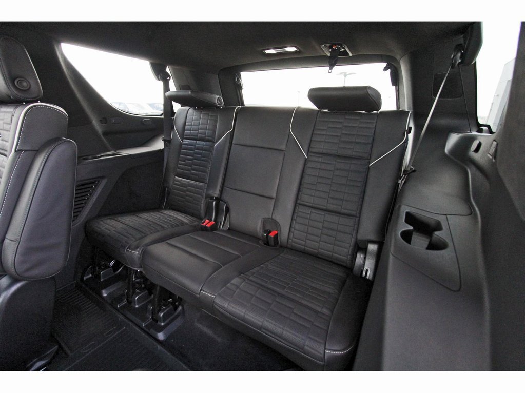 New 2026 Cadillac Escalade Platinum Sport w/ LPO, ONYX Package AWD/4WD image 13