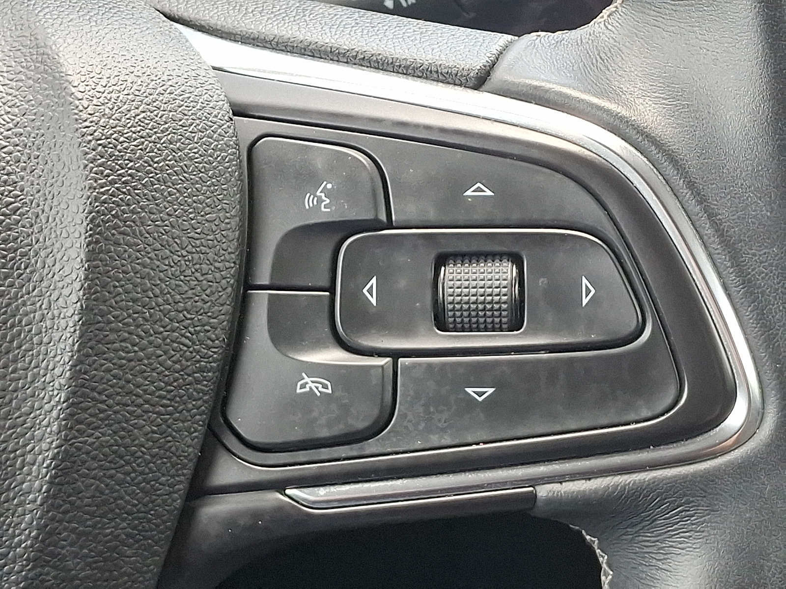 Used 2023 Buick Encore GX Select AWD/4WD image 22