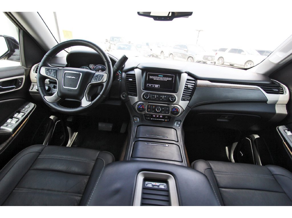Used 2018 GMC Yukon Denali w/ Open Road Package AWD/4WD image 9