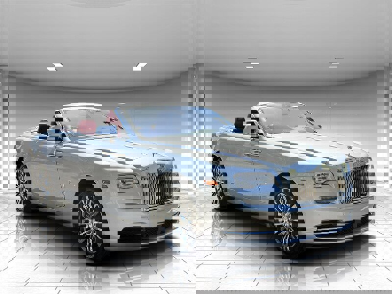Used 2016 Rolls-Royce Dawn image 2
