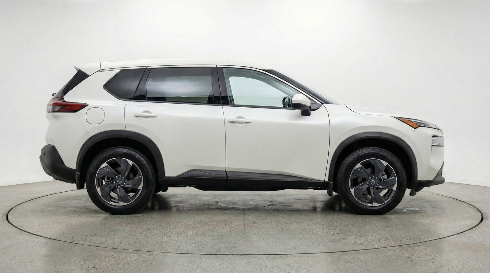 Used 2025 Nissan Rogue SV AWD/4WD image 11