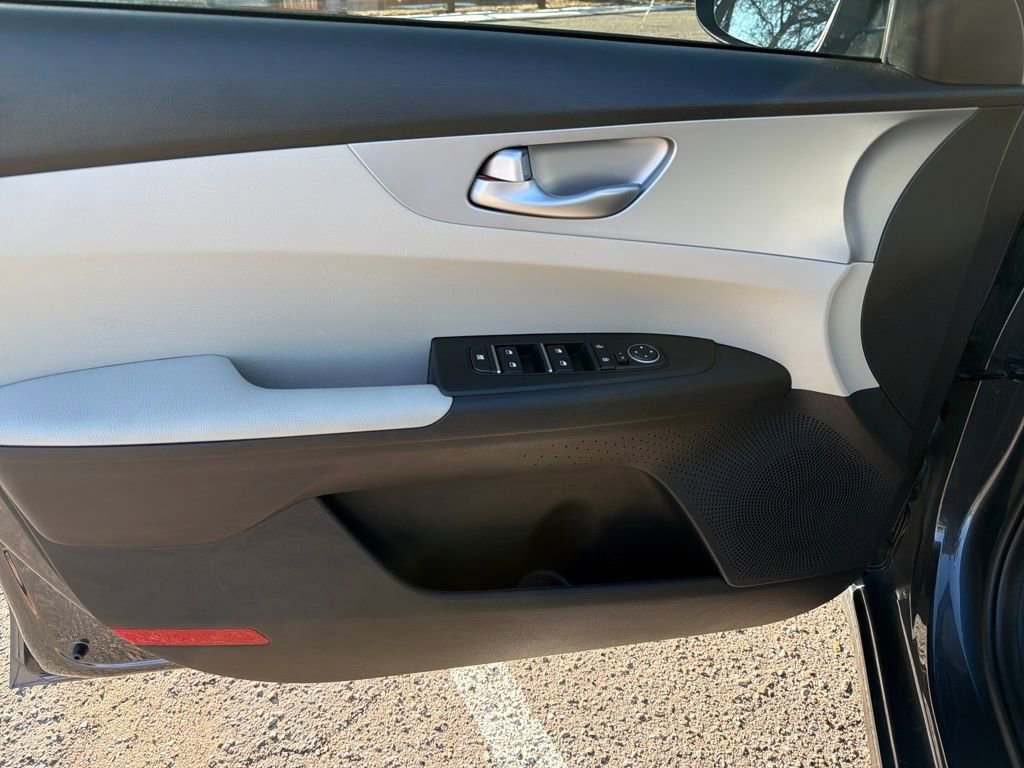 Used 2023 Kia Forte LXS image 12