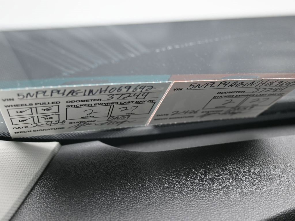 Used 2022 Hyundai Elantra Limited image 10