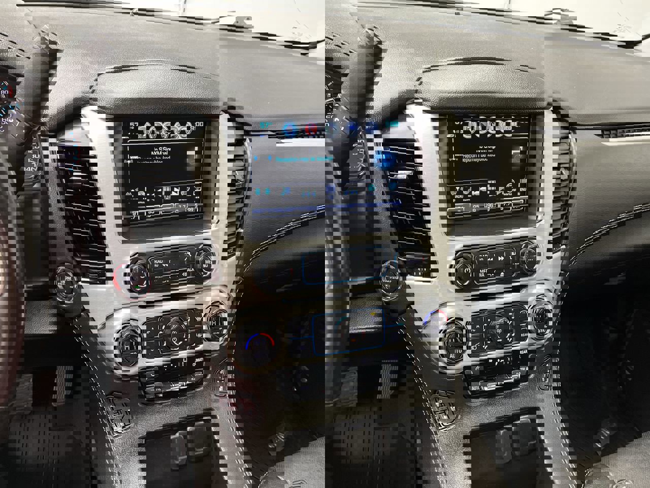 Used 2020 GMC Yukon XL SLT w/ Premium Edition image 20