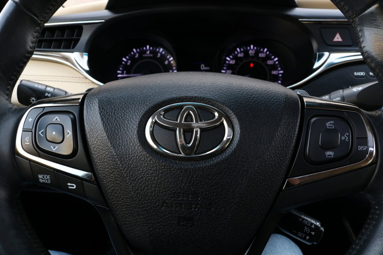 Used 2014 Toyota Avalon Limited image 31