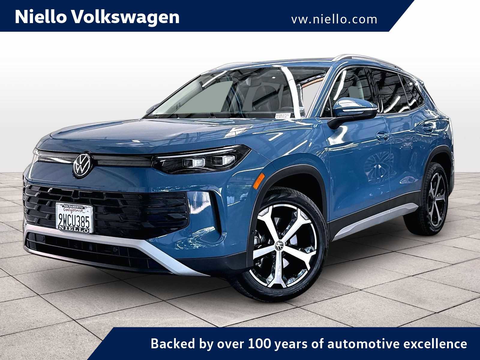 Certified 2025 Volkswagen Tiguan SE w/ Panoramic Sunroof Package AWD/4WD video 1