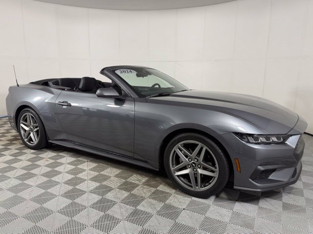 Used 2024 Ford Mustang Convertible RWD image 10