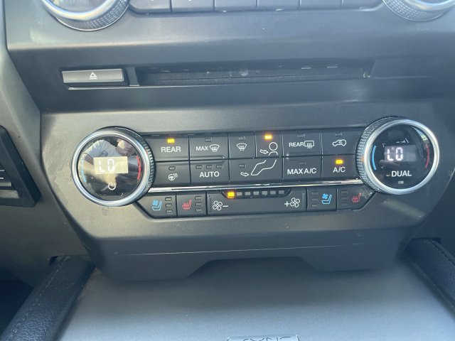 Used 2018 Ford Expedition XLT w/ Equipment Group 202A AWD/4WD image 19