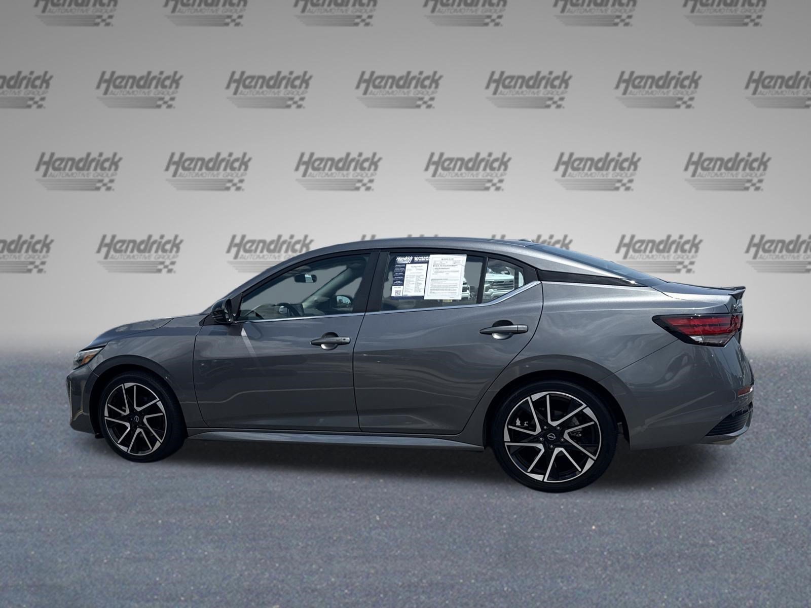 Used 2025 Nissan Sentra SR FWD image 6
