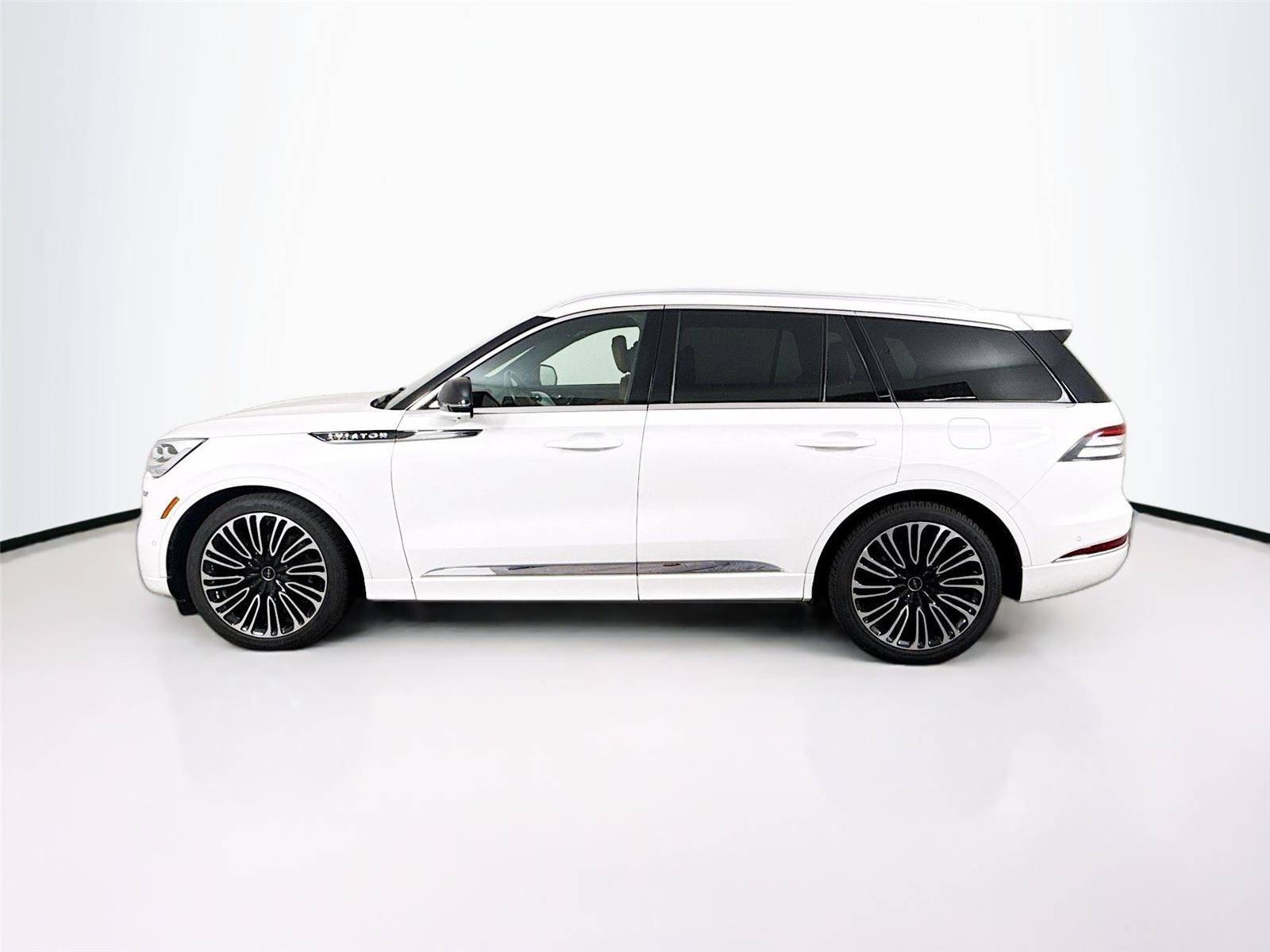 Used 2023 Lincoln Aviator Black Label w/ Dynamic Handling Package image 7