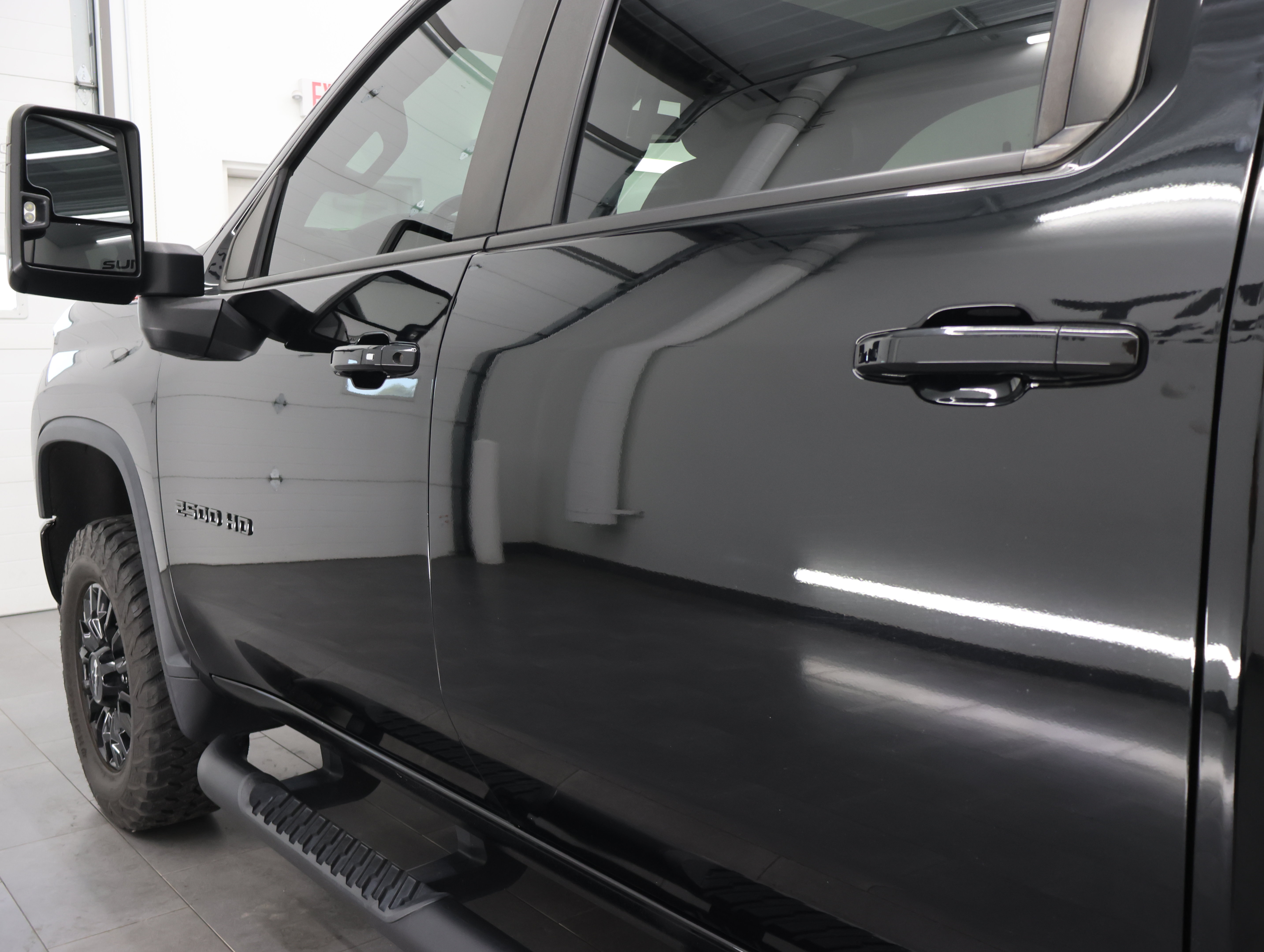 Used 2023 Chevrolet Silverado 2500 LTZ w/ LTZ Plus Package AWD/4WD image 33