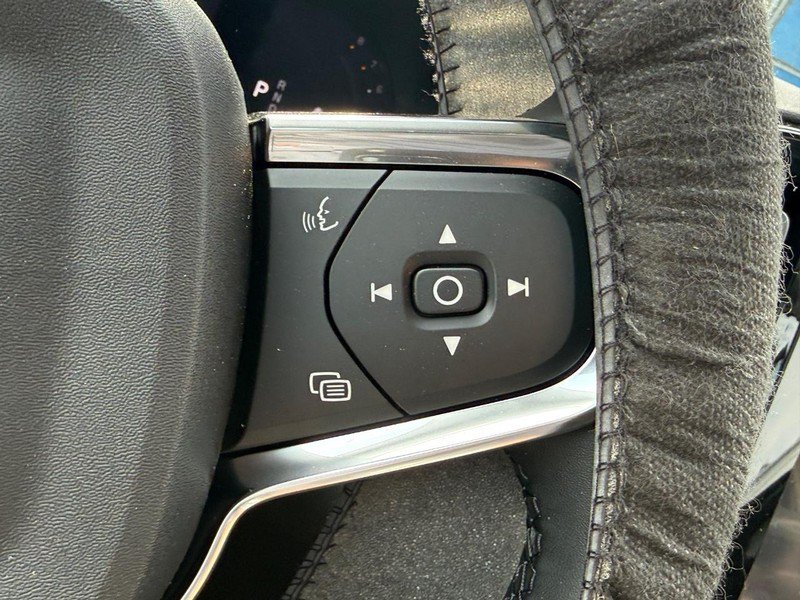 New 2026 Volvo XC40 B5 Plus w/ Protection Package Premier AWD/4WD image 12