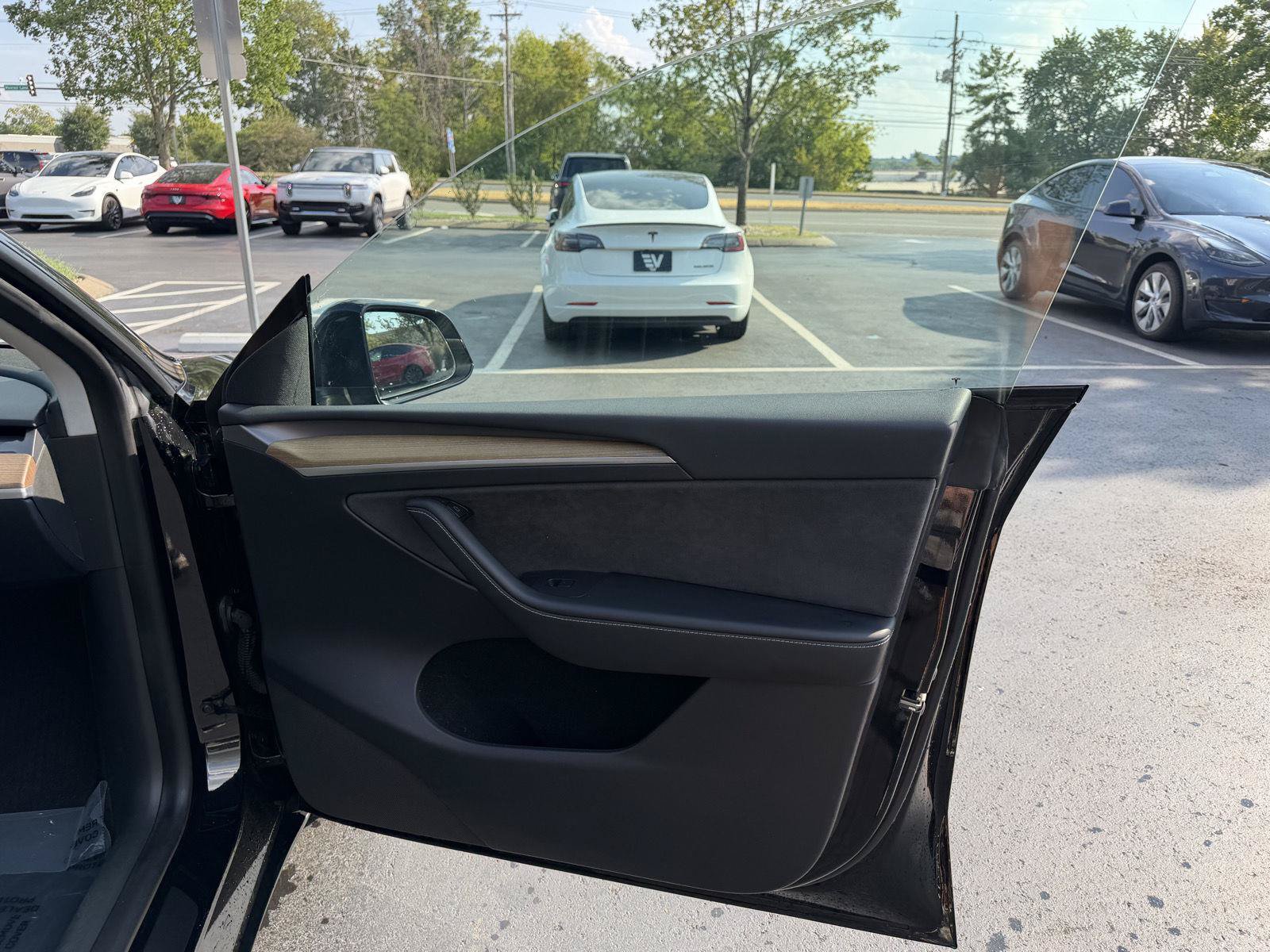 Used 2023 Tesla Model Y Long Range AWD/4WD image 22