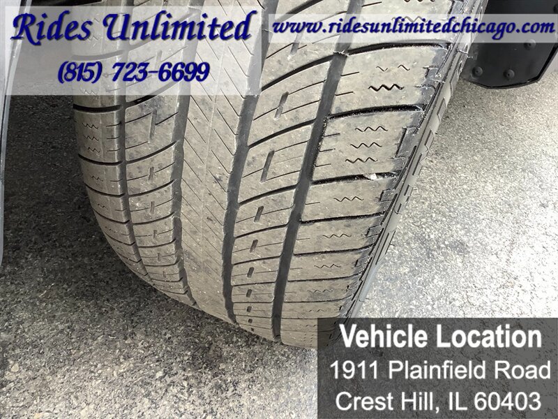 Used 2011 Ford Taurus Limited FWD image 37